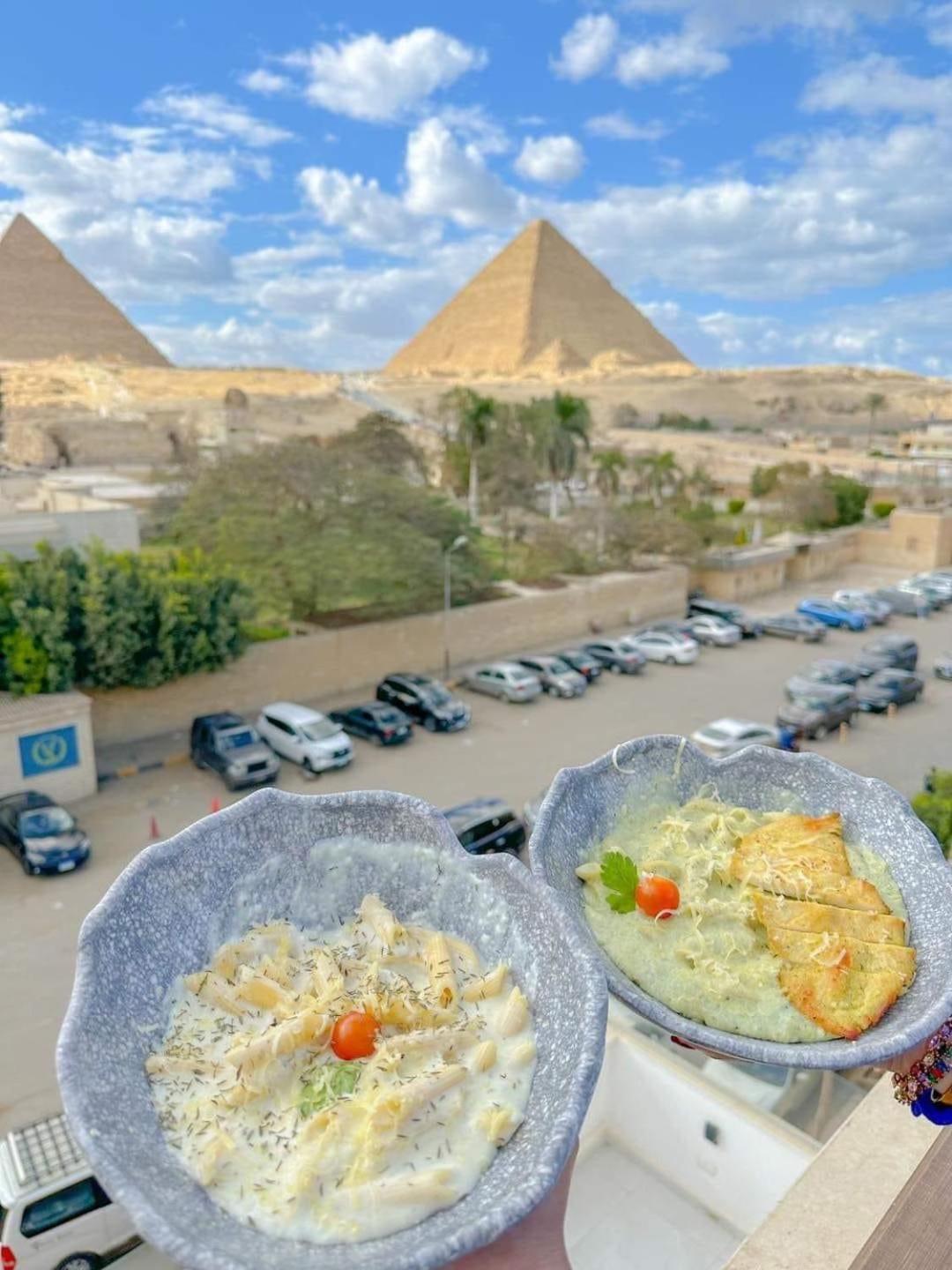 Tree Lounge Pyramids View Inn , Sphinx Giza Kafrat al Jabal Exterior photo